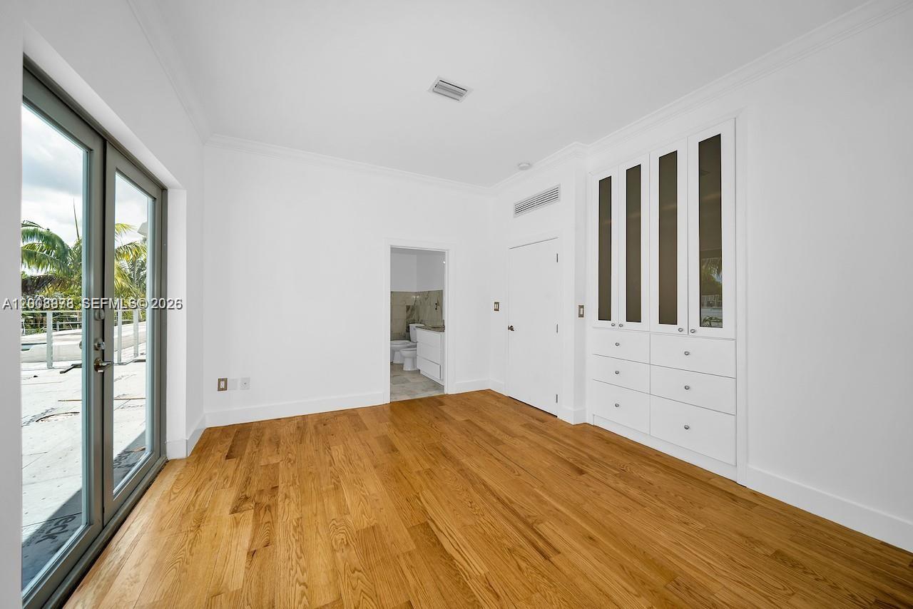 THE EVELYN CONDO - Residential Lease