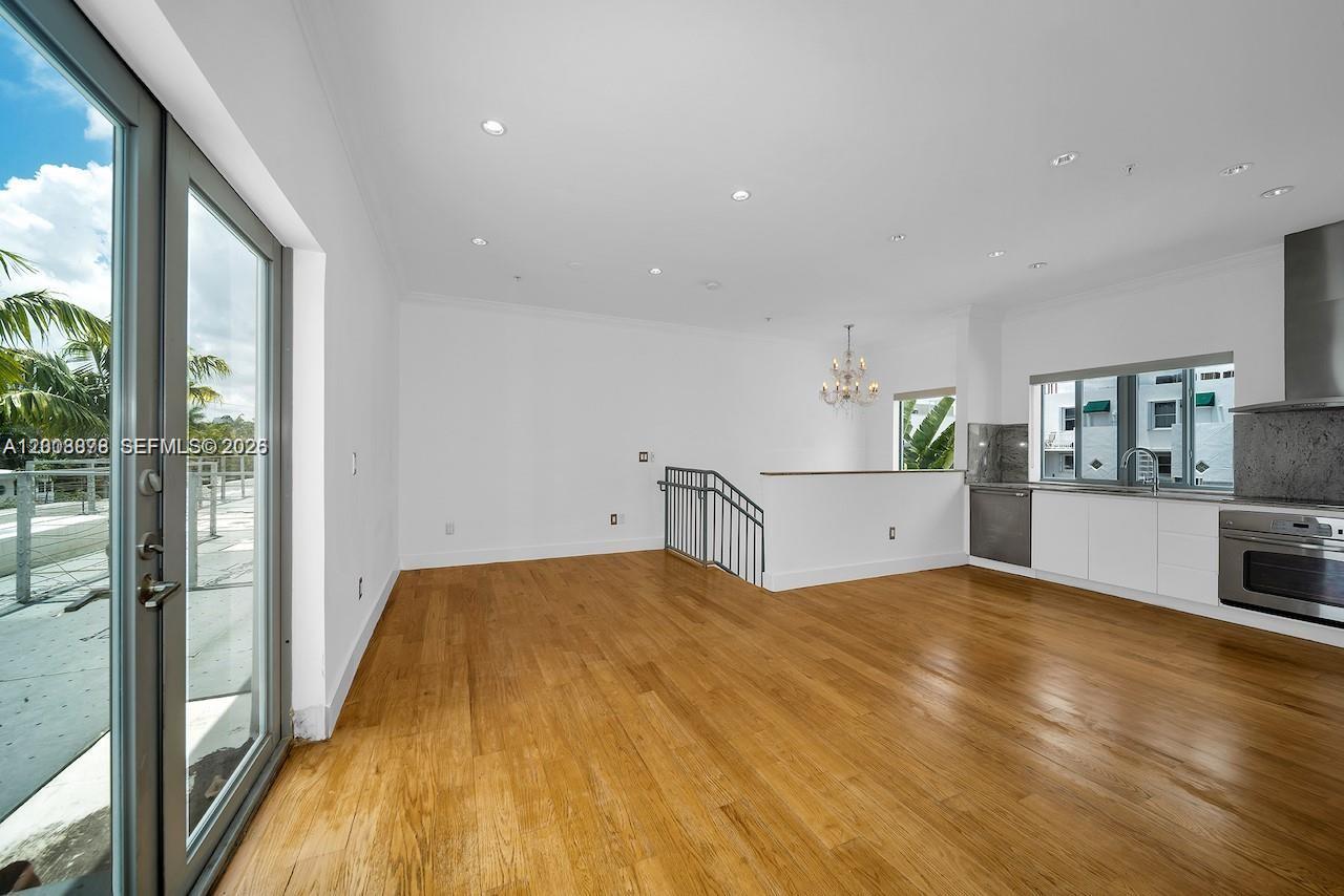 THE EVELYN CONDO - Residential Lease