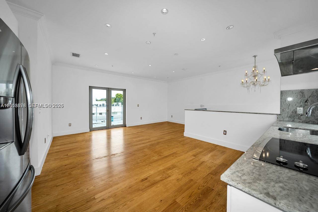 THE EVELYN CONDO - Residential Lease