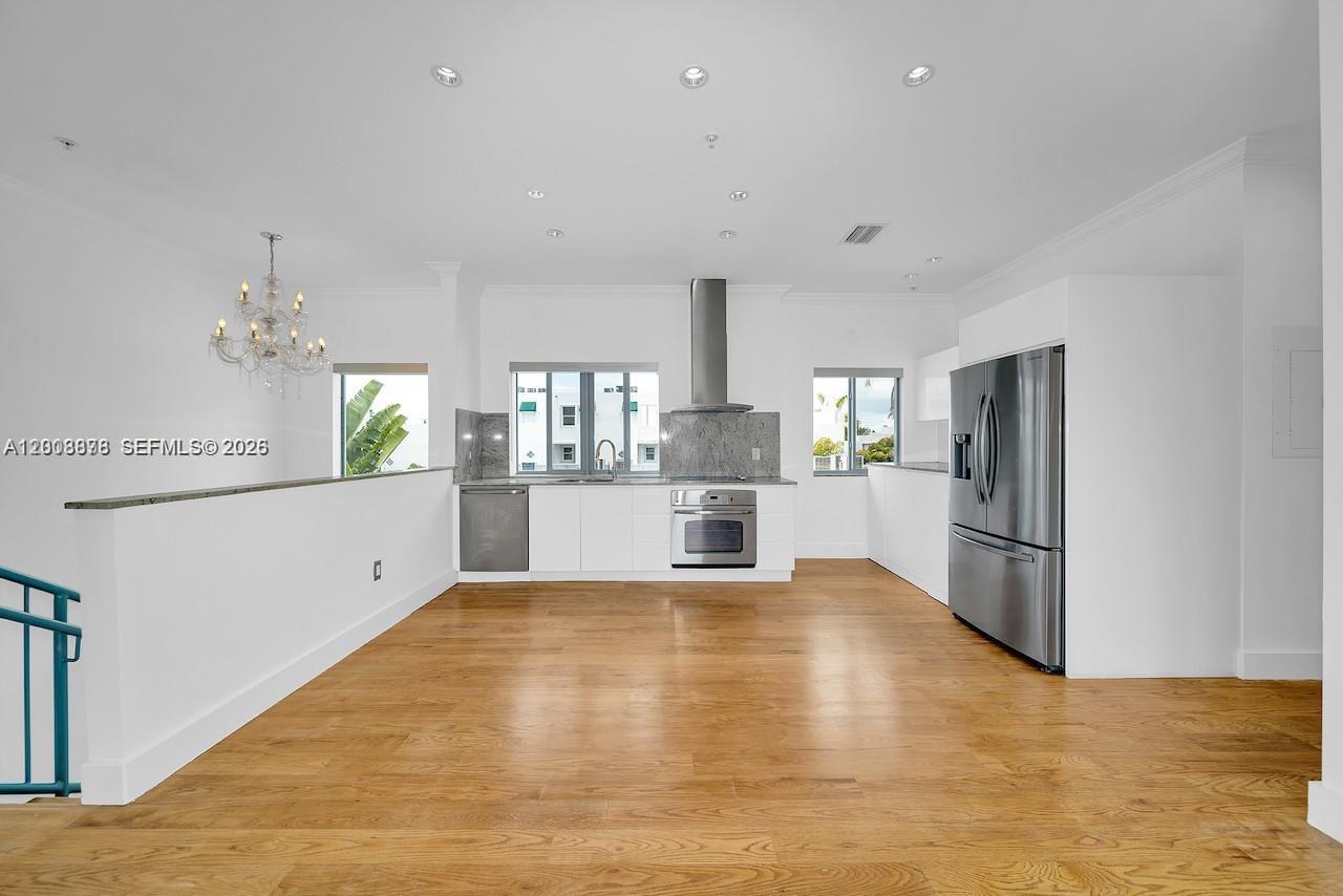 THE EVELYN CONDO - Residential Lease