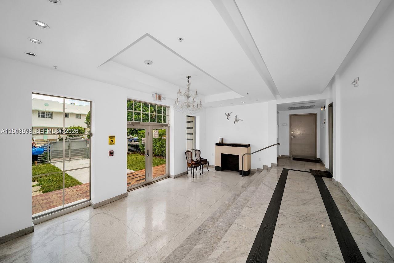 THE EVELYN CONDO - Residential Lease