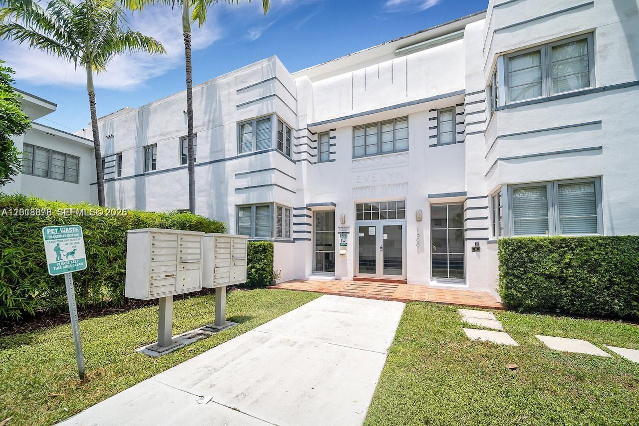 THE EVELYN CONDO - Residential Lease