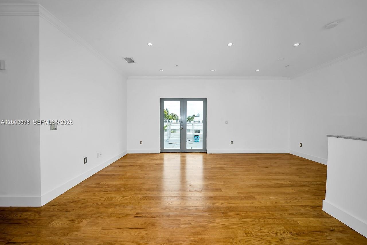 THE EVELYN CONDO - Residential Lease