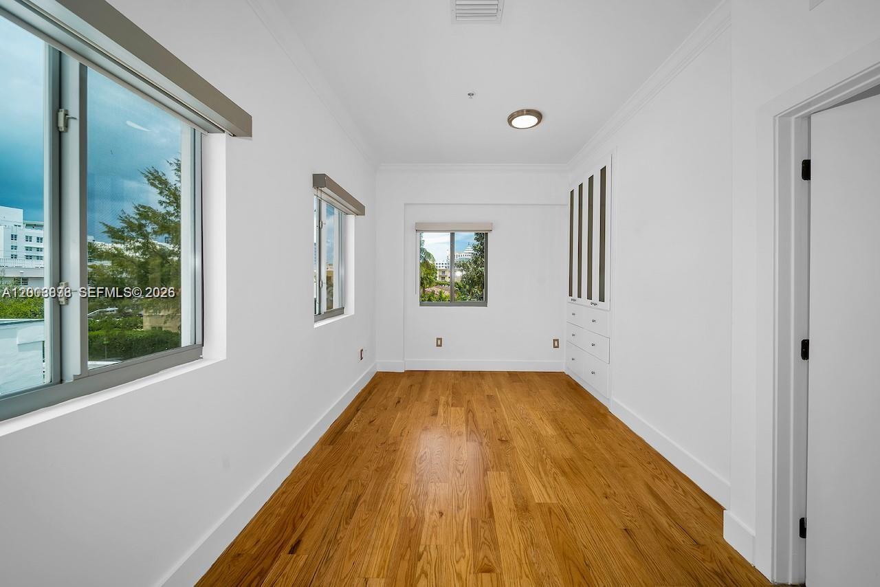 THE EVELYN CONDO - Residential Lease