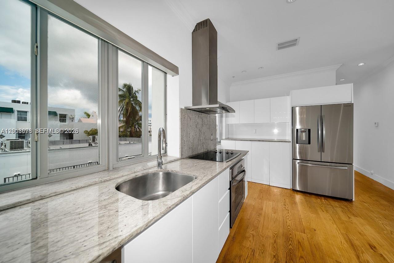 THE EVELYN CONDO - Residential Lease