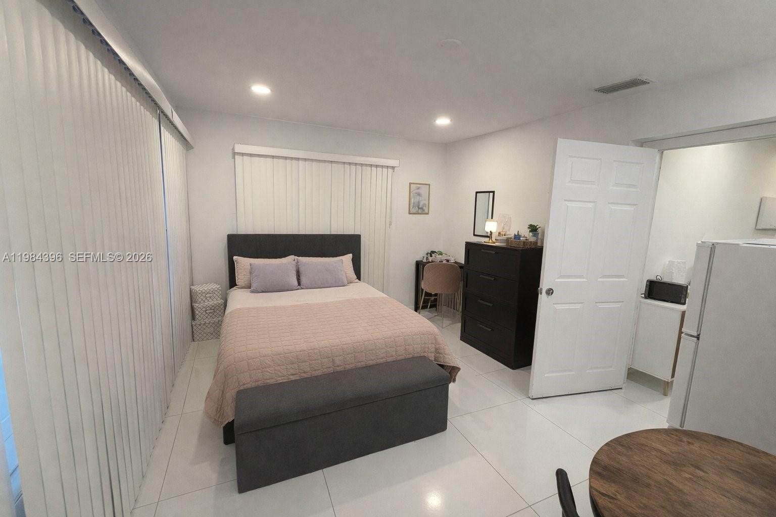 DEERFIELD BEACH ESTATES S - Residential Income