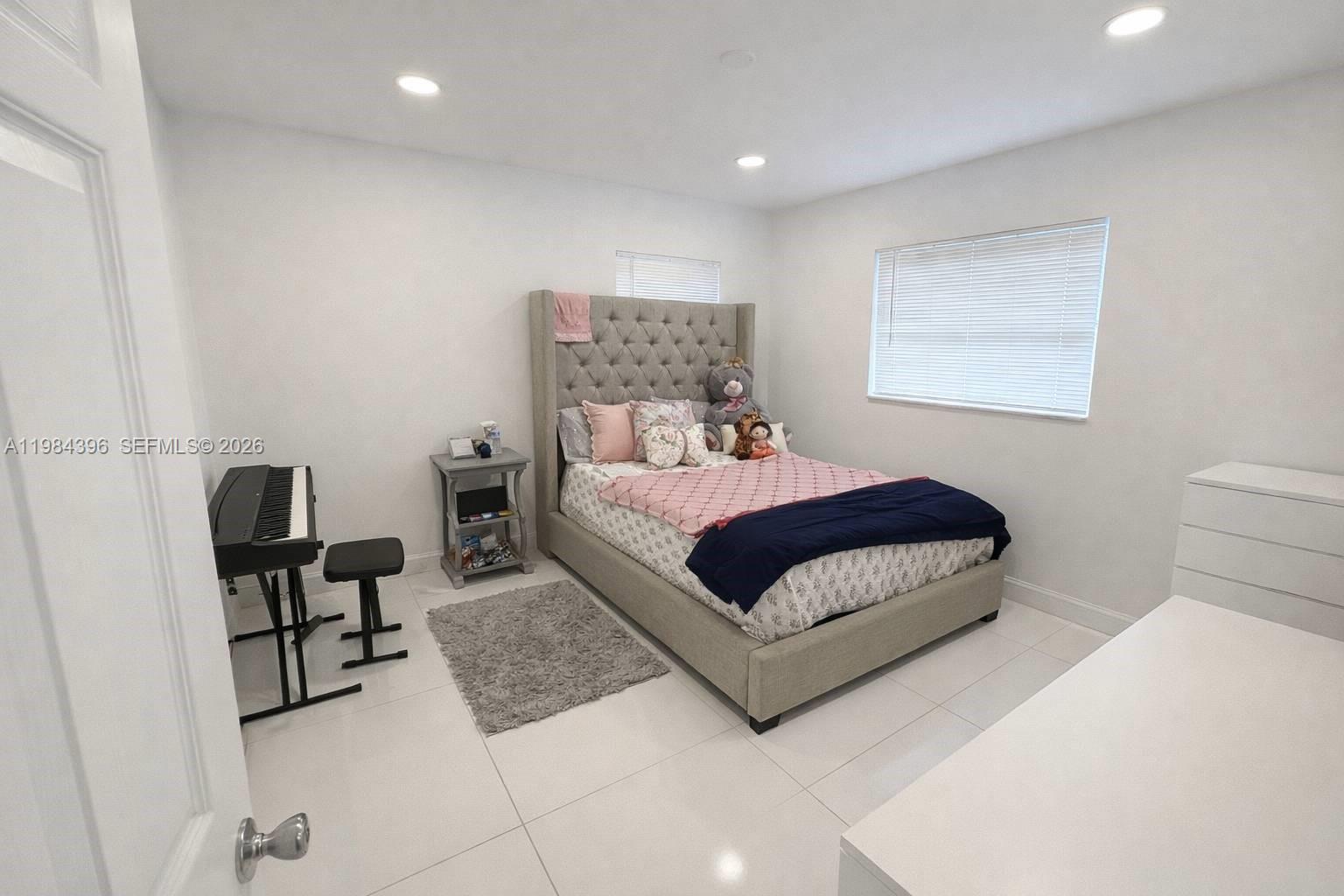 DEERFIELD BEACH ESTATES S - Residential Income