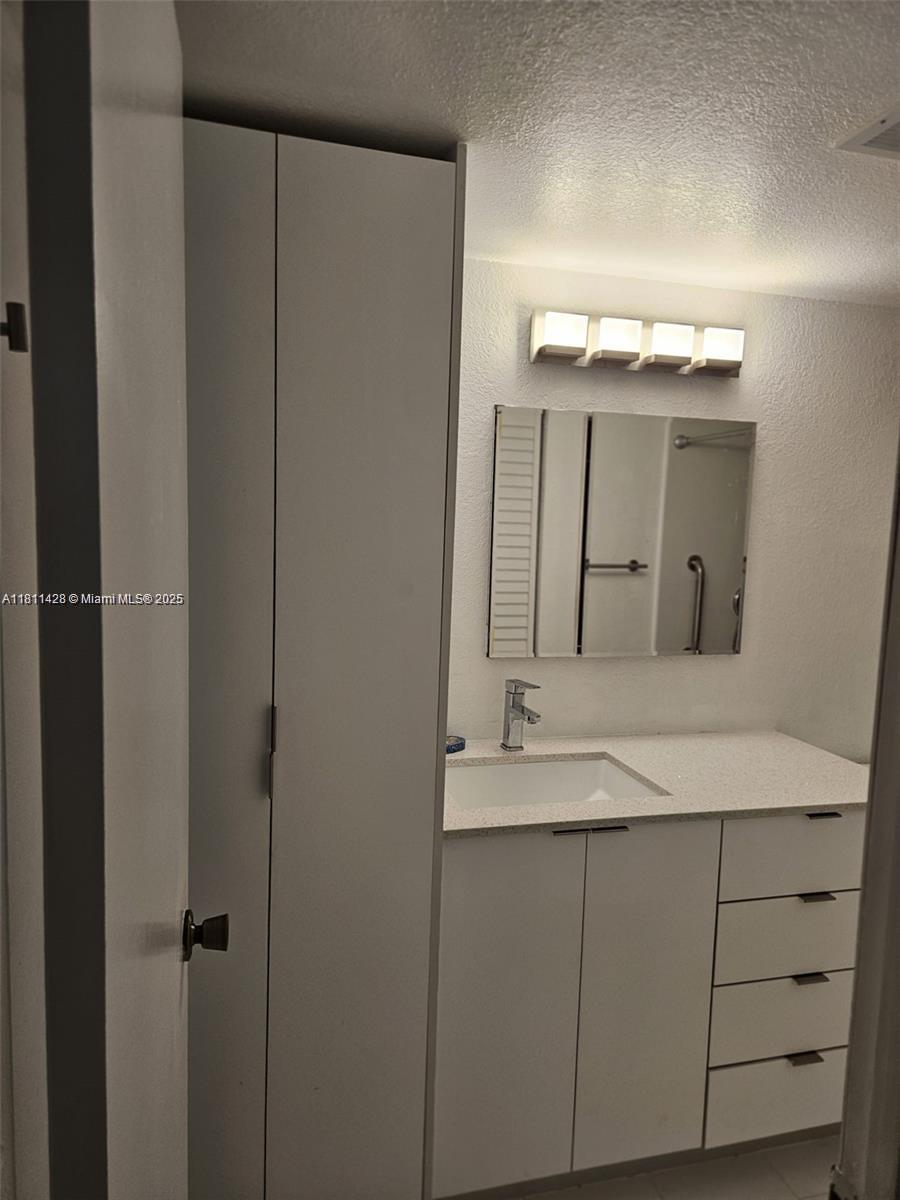 ISLES AT LAGO MAR CONDO - Residential Lease