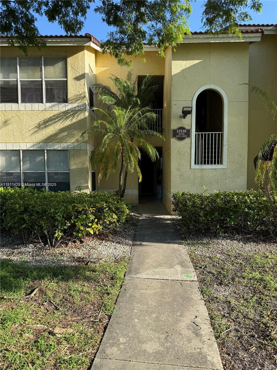 ISLES AT LAGO MAR CONDO - Residential Lease