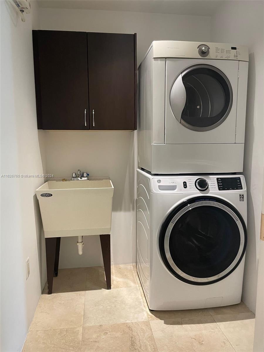 GROVE VISTA VILLAS - Residential Lease