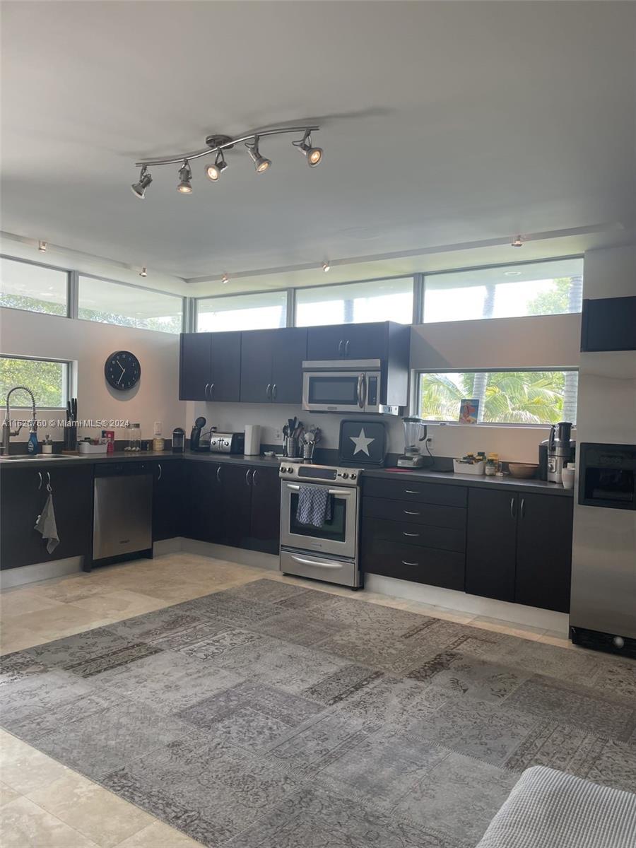 GROVE VISTA VILLAS - Residential Lease