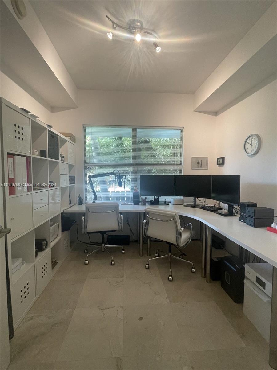 GROVE VISTA VILLAS - Residential Lease