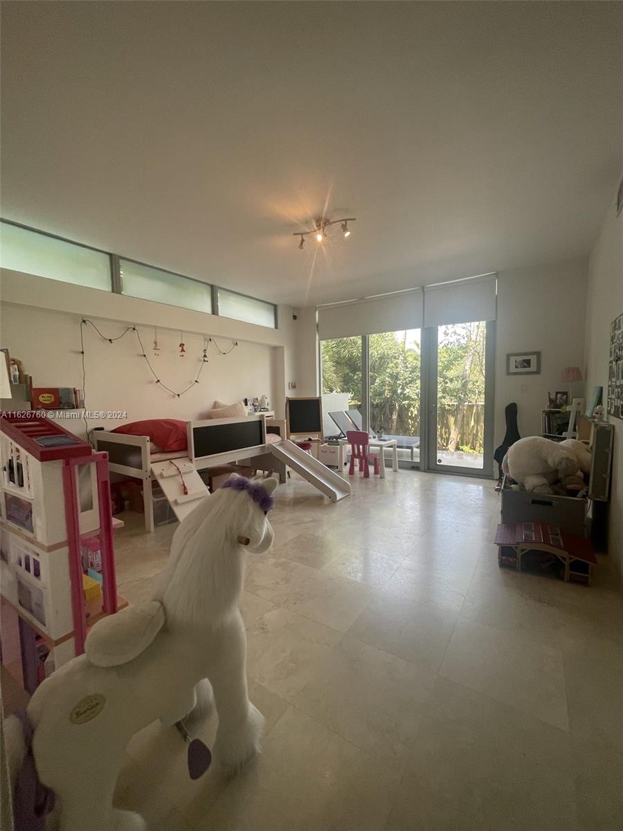 GROVE VISTA VILLAS - Residential Lease