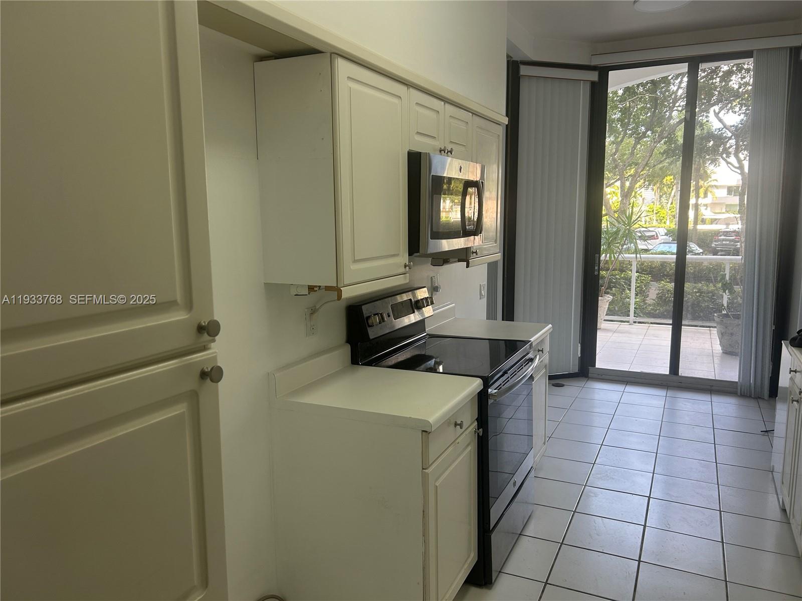 3640 Yacht Club Dr 104