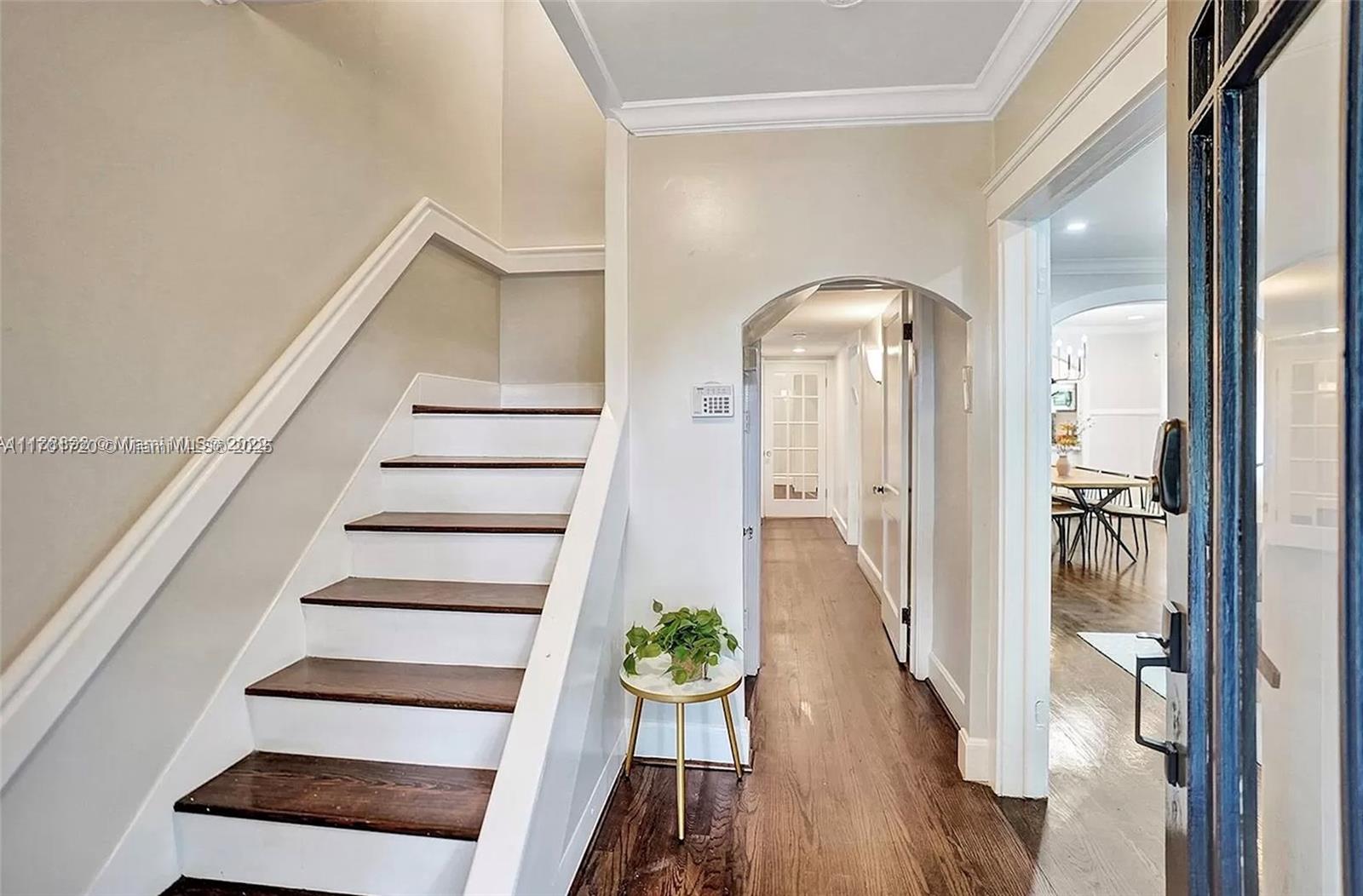 HOLLYWOOD - Residential