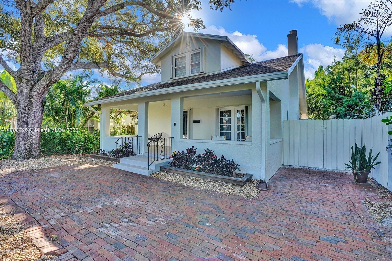 HOLLYWOOD - Residential