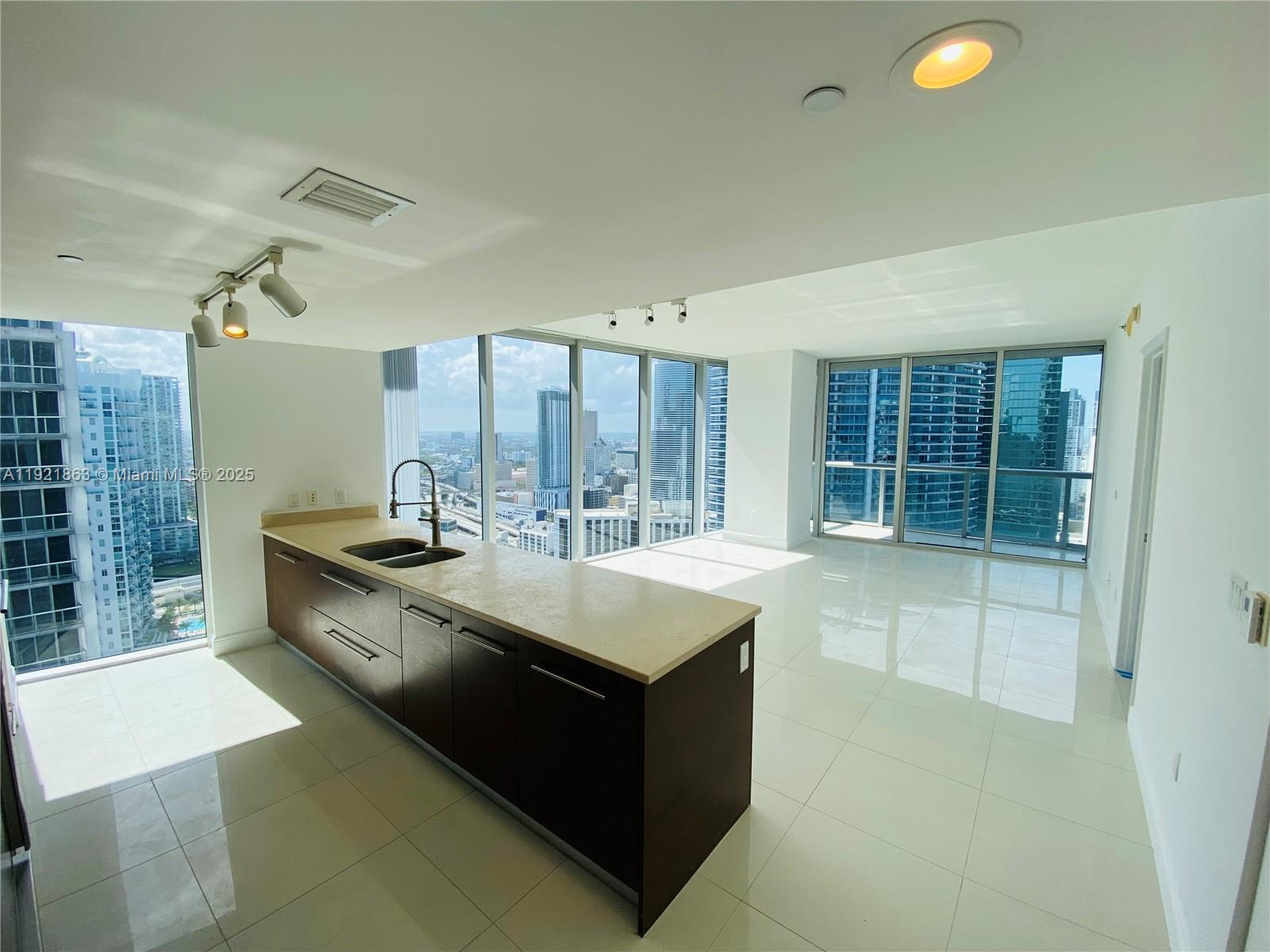 475 Brickell Ave 3715