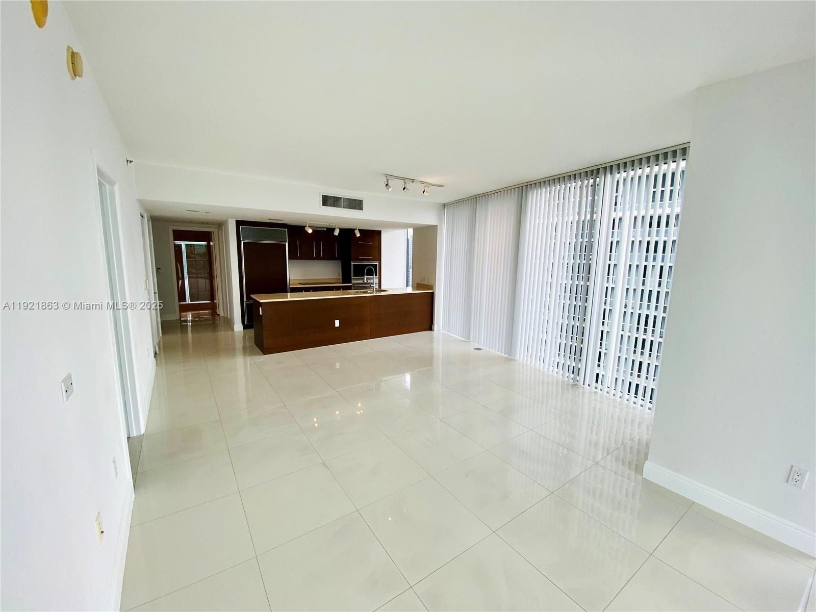 ICONBRICKELL CONDO NO 1 - Residential