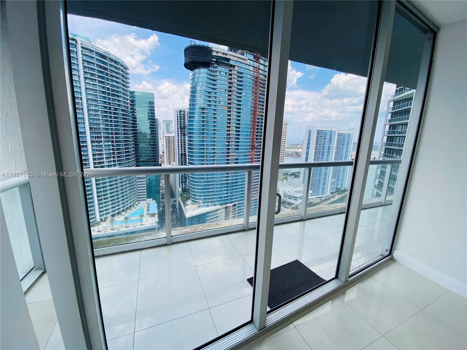 ICONBRICKELL CONDO NO 1 - Residential