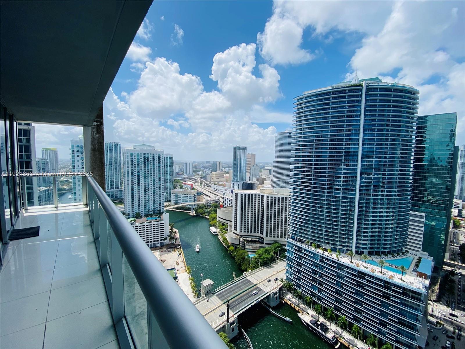 475 Brickell Ave 3715