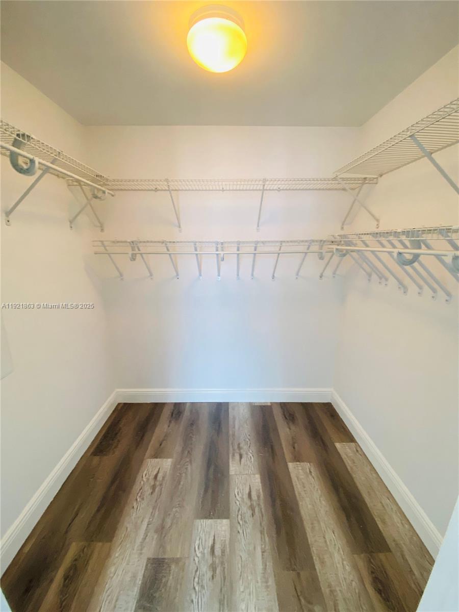 ICONBRICKELL CONDO NO 1 - Residential