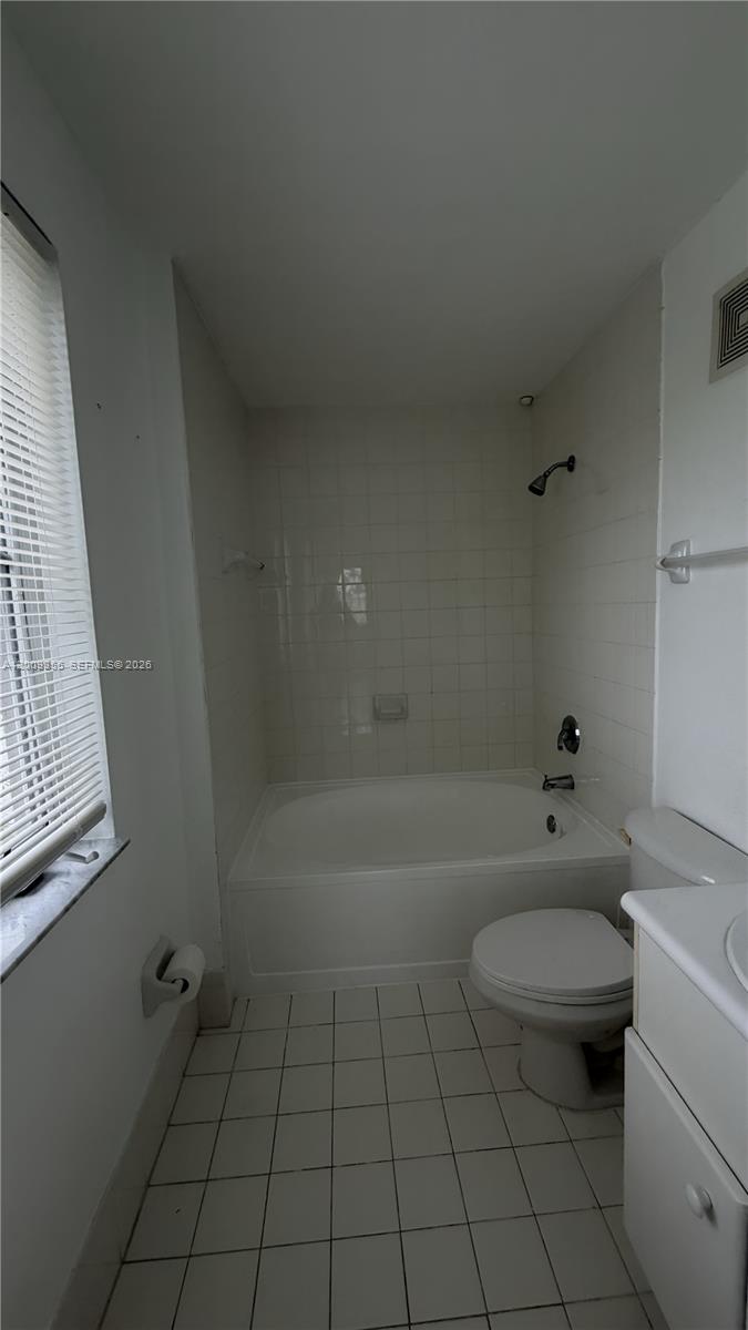 COURTYARDS FOUR CONDO - Residential