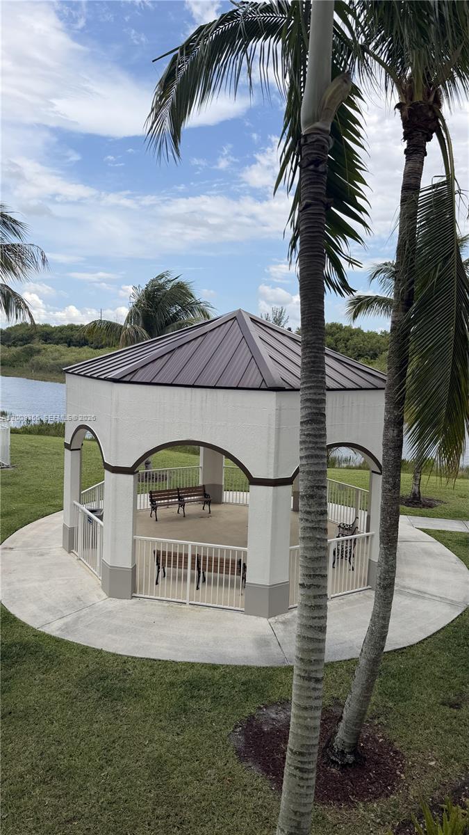 COURTYARDS FOUR CONDO - Residential