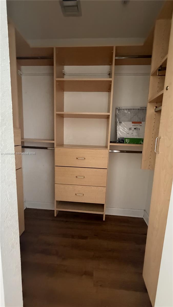 COURTYARDS FOUR CONDO - Residential