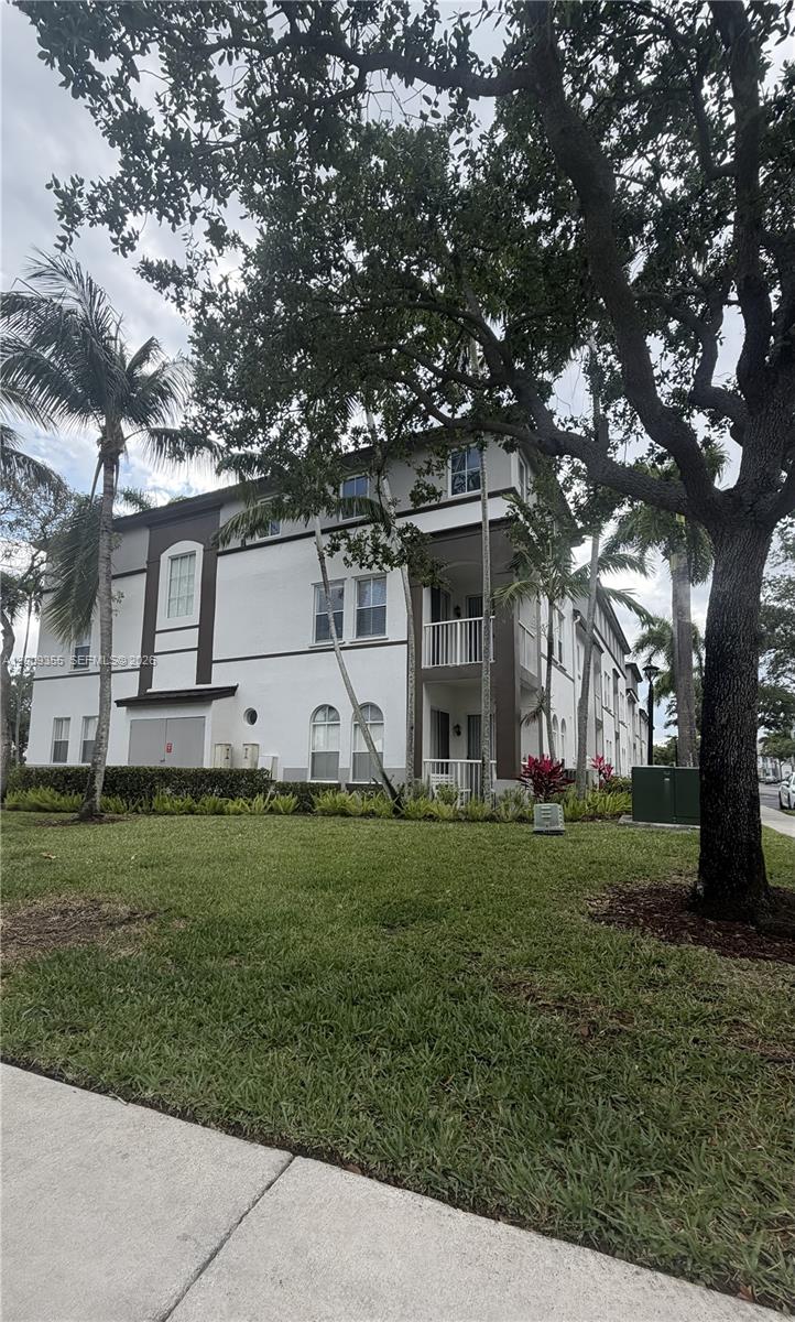 COURTYARDS FOUR CONDO - Residential