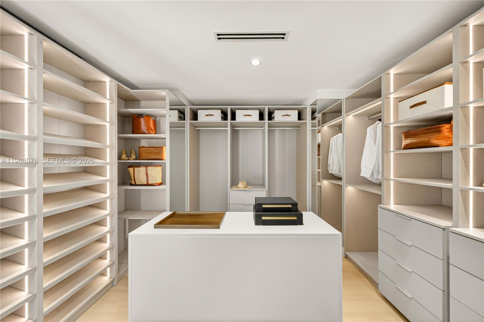 BRICKELL ESTATES - Residential