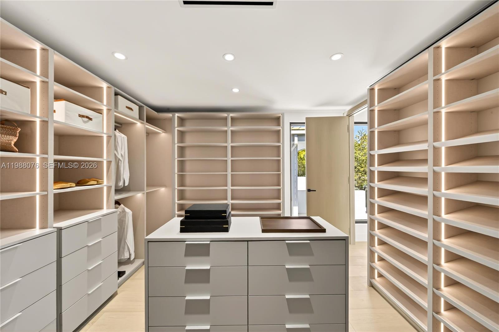 BRICKELL ESTATES - Residential