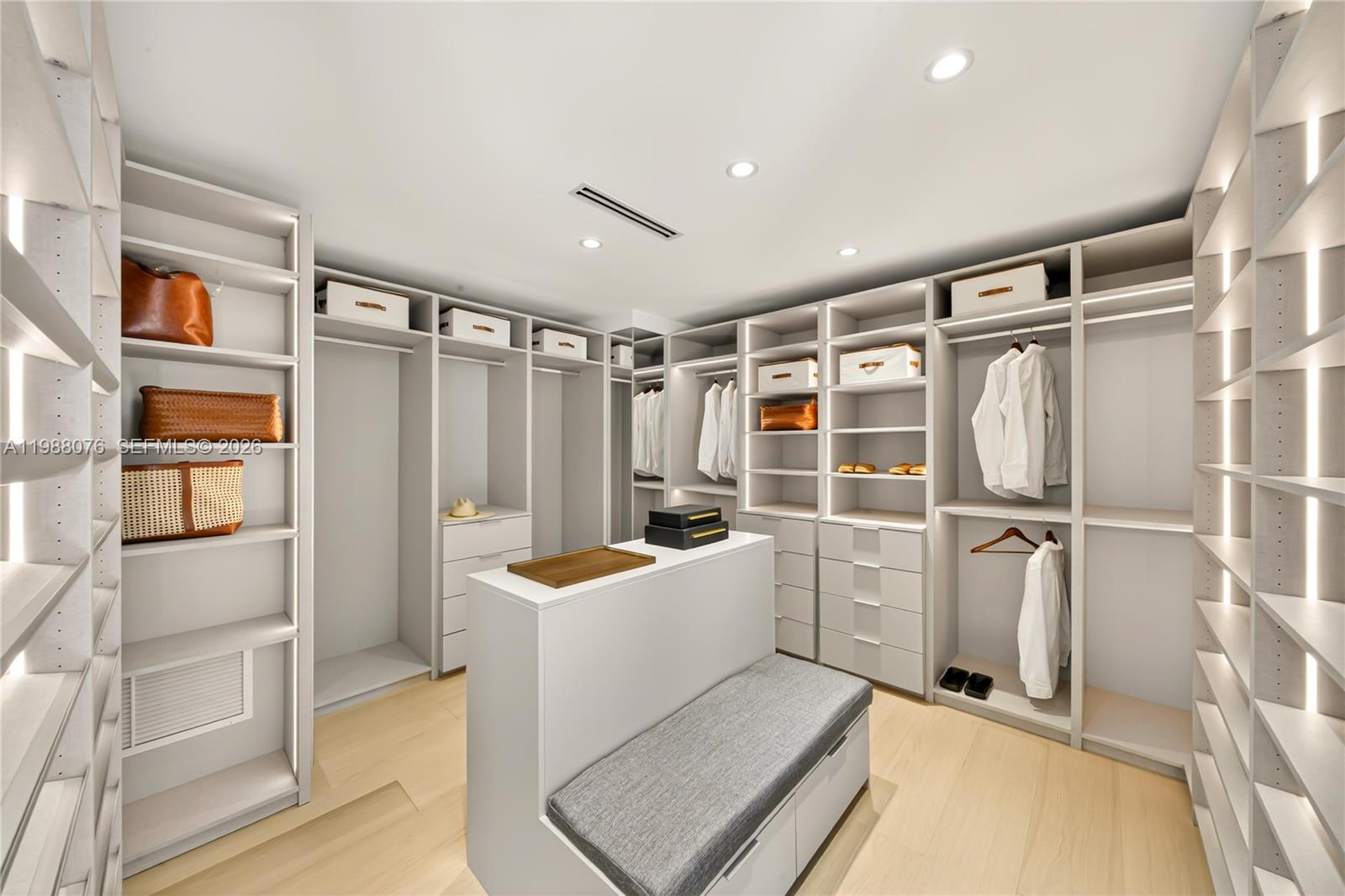 BRICKELL ESTATES - Residential