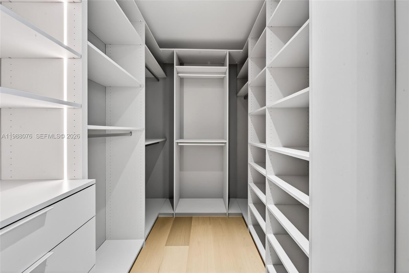 BRICKELL ESTATES - Residential