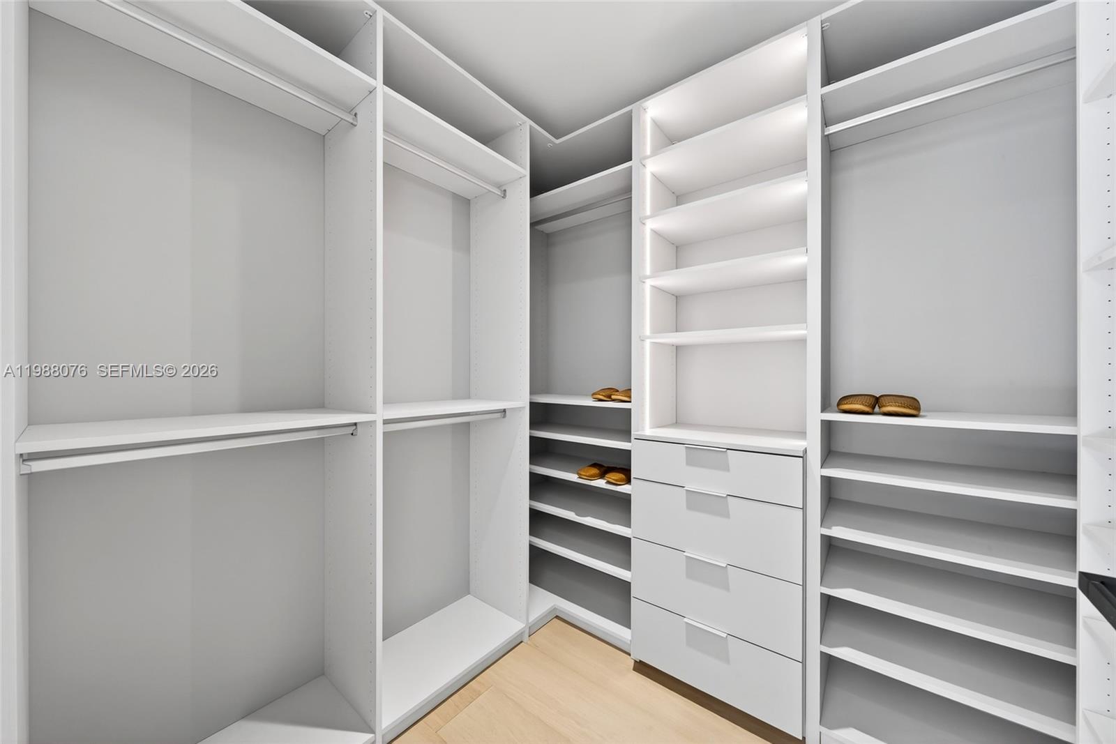 BRICKELL ESTATES - Residential