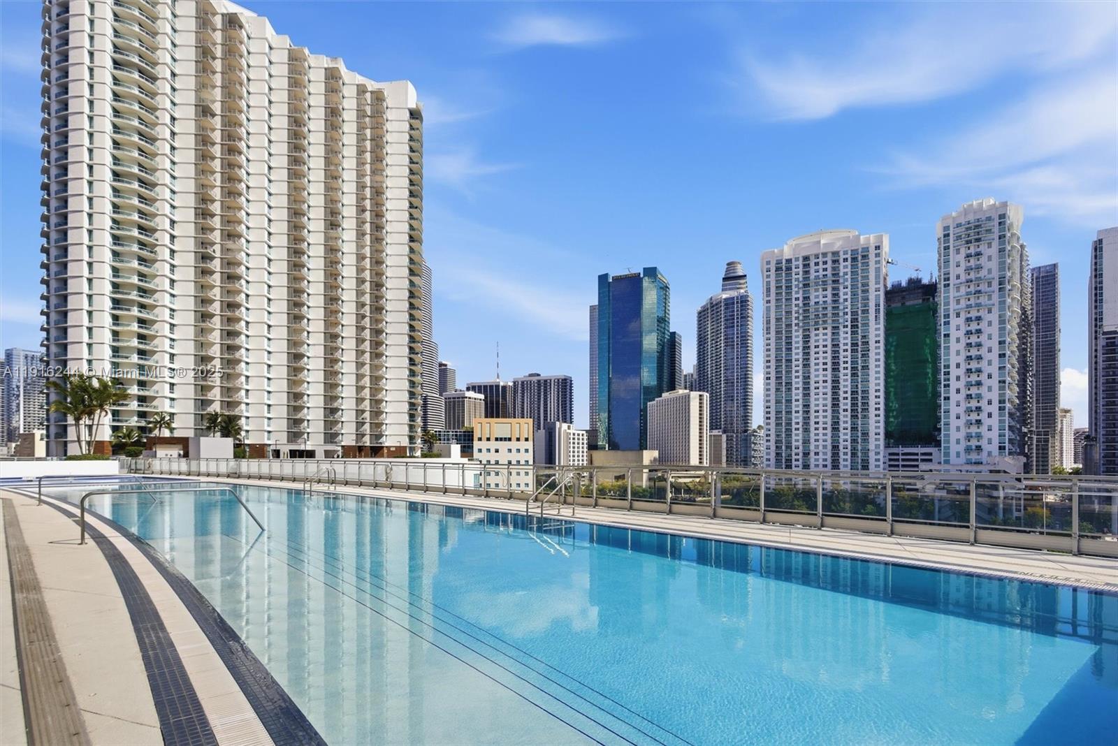 MINT CONDO - Residential