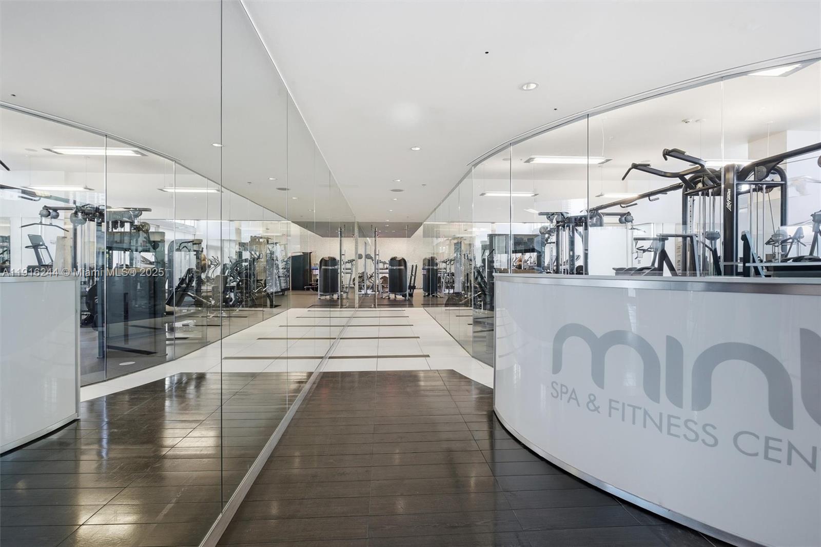 MINT CONDO - Residential