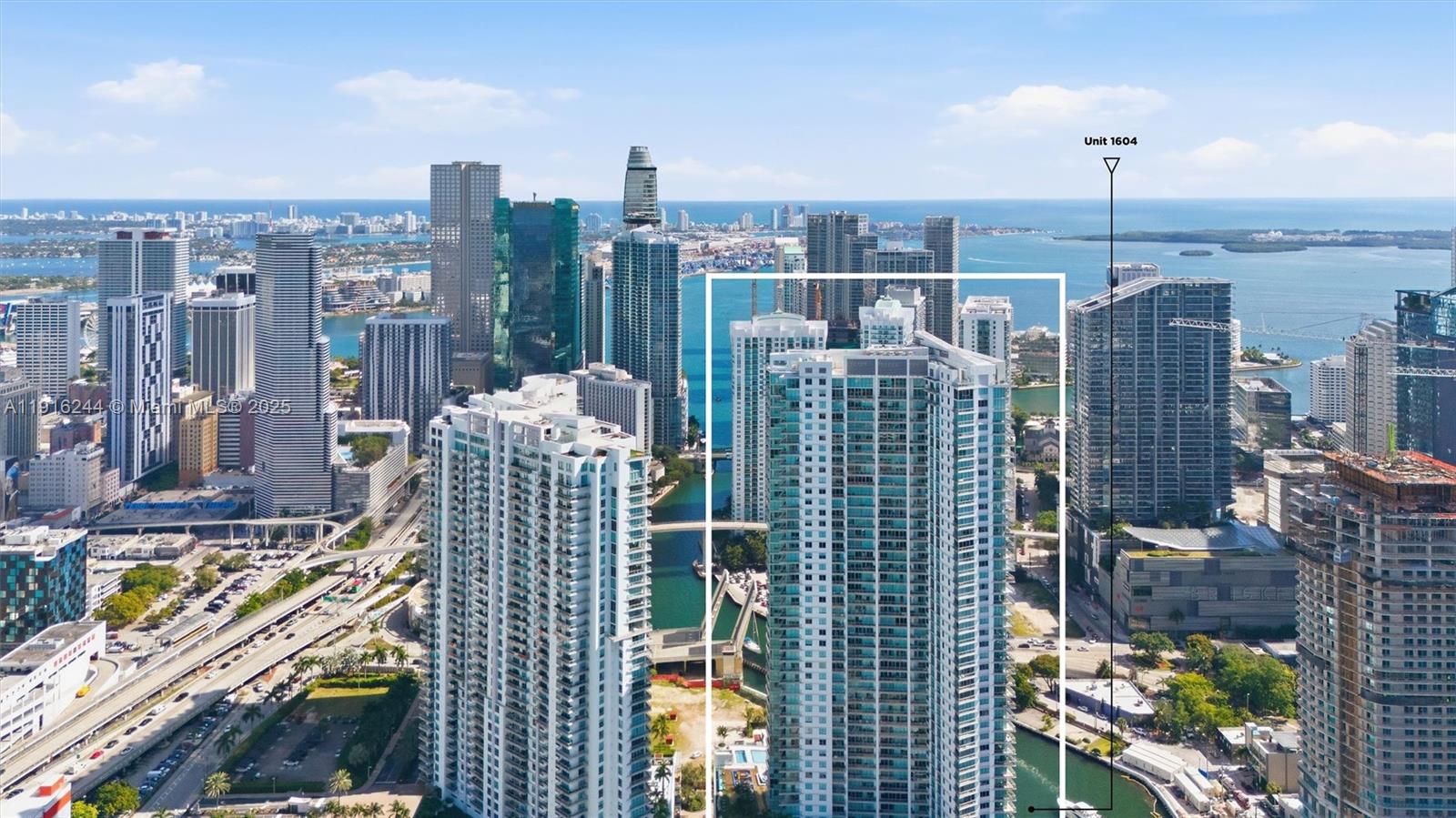 MINT CONDO - Residential