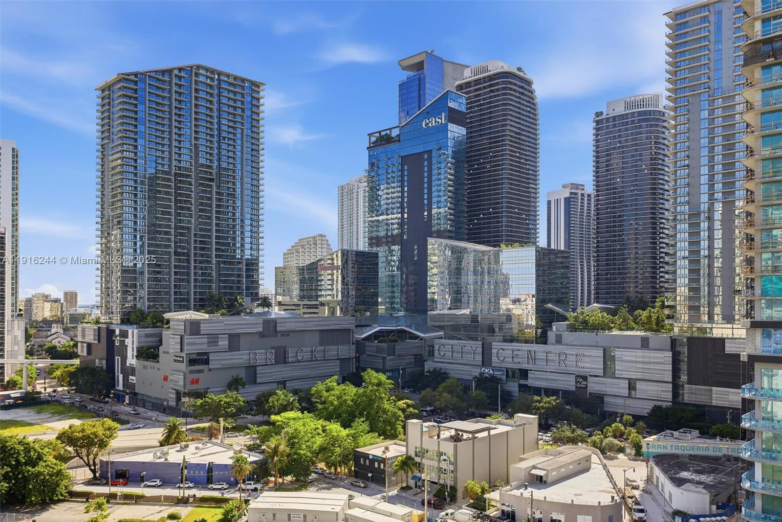 MINT CONDO - Residential