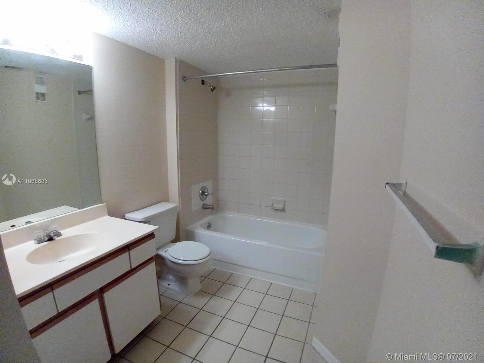 WINDWARD LAKES CONDO - Residential Lease