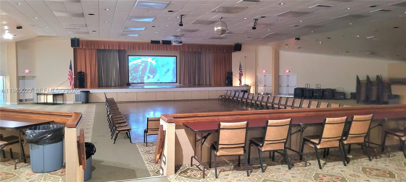 SUNRISE LAKES 142 CONDO - Residential