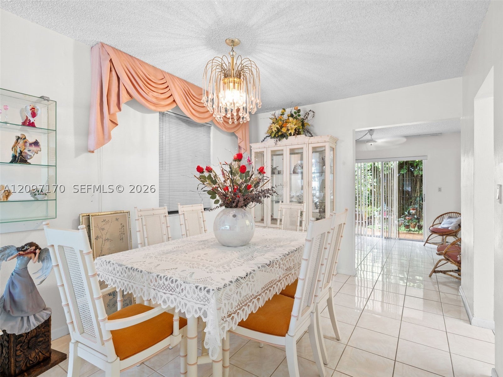 1075 W 32nd St
