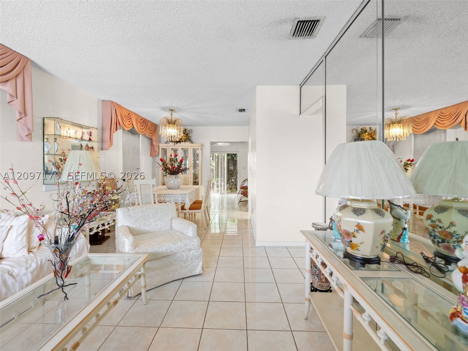 1075 W 32nd St