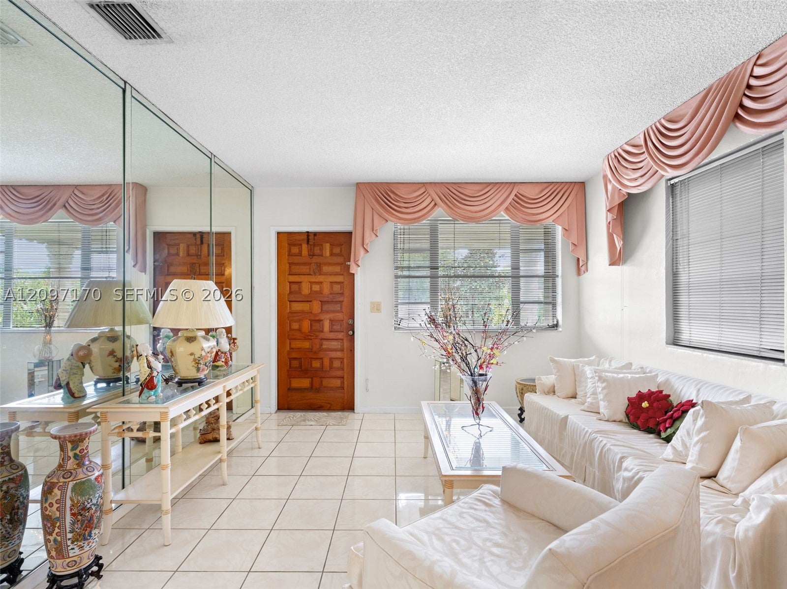 1075 W 32nd St