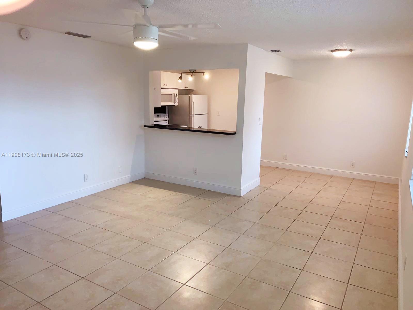 HOLLYWOOD LITTLE RANCHES - Residential Lease