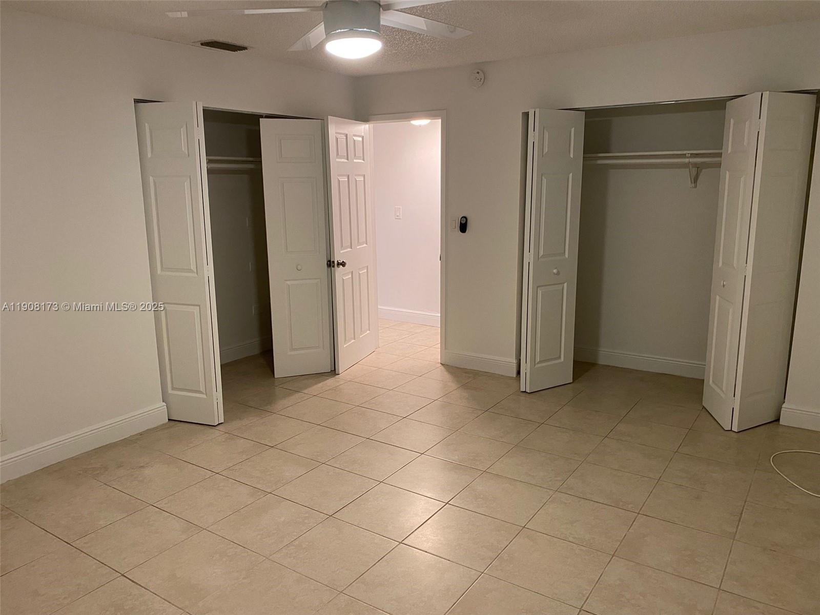 HOLLYWOOD LITTLE RANCHES - Residential Lease