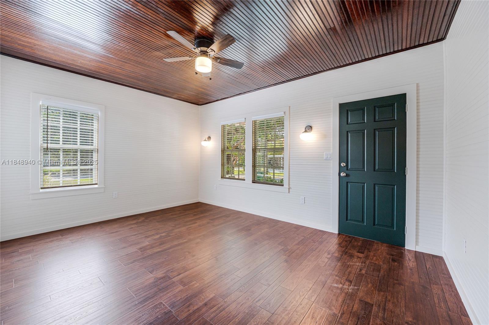 3826 Oak Ave 3826