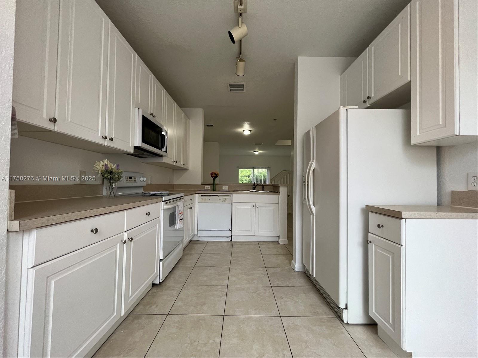 PRESERVE AT BOYNTON BEACH - Residential Lease