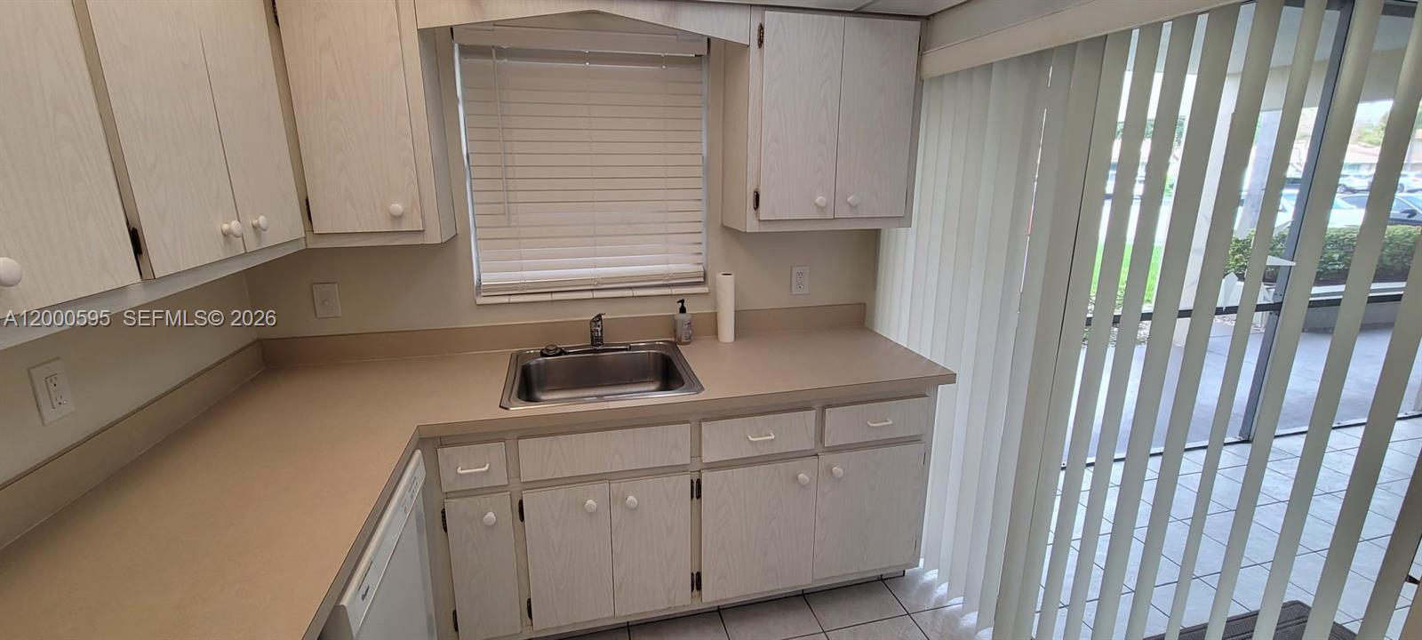 MARINE COLONY CONDO - Residential Lease