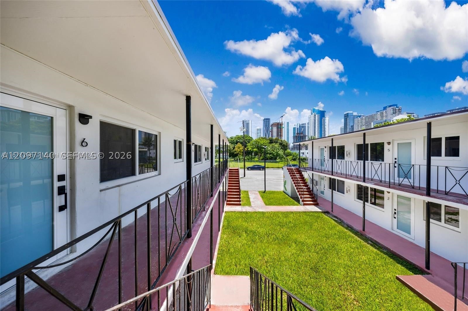 1140 NW 1st Pl 2