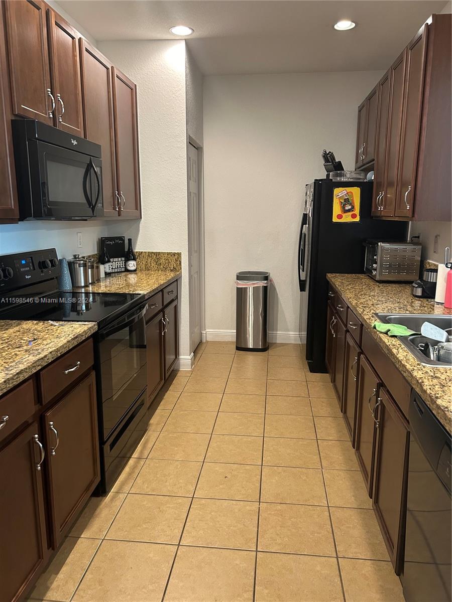 COBBLESTONE II CONDO - Residential Lease